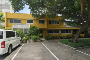 3 Bedroom Commercial for rent in Khlong Tan Nuea, Bangkok