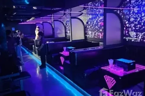 Commercial for rent in Khlong Tan Nuea, Bangkok