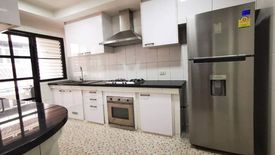 3 Bedroom Condo for rent in Khlong Toei, Bangkok near BTS Asoke