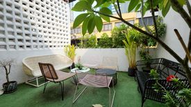 Townhouse for rent in Silom, Bangkok near MRT Silom