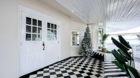 5 Bedroom Villa for rent in Khlong Toei Nuea, Bangkok near MRT Sukhumvit