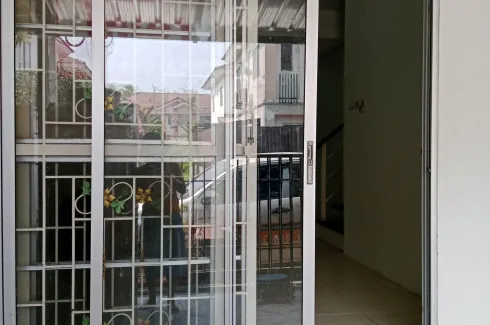 2 Bedroom Townhouse for sale in Baan Pruksa 51 Chalongkrung, Lam Pla Thio, Bangkok