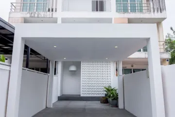 4 Bedroom House for sale in Chan Kasem, Bangkok near MRT Chankasem
