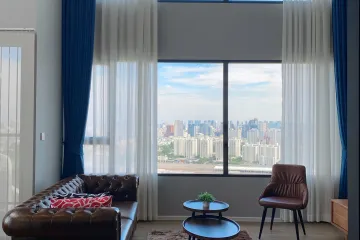 2 Bedroom Condo for sale in Landmark @MRTA Station, Bang Kapi, Bangkok near MRT Pradit Manutham