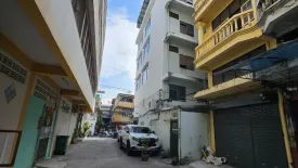 4 Bedroom Townhouse for sale in Bang Khlo, Bangkok