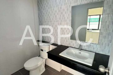 3 Bedroom Townhouse for sale in Nong Prue, Chonburi