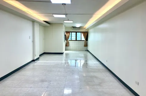 Office for rent in ITF Silom Palace, Suriyawong, Bangkok near BTS Chong Nonsi