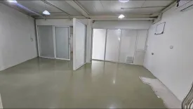 1 Bedroom Commercial for rent in Khlong Toei Nuea, Bangkok near BTS Asoke