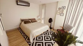 2 Bedroom Condo for sale in SOCIO Reference 61, Khlong Tan Nuea, Bangkok near BTS Ekkamai