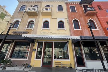 2 Bedroom Townhouse for rent in Venice Di Iris Watcharapon, Tha Raeng, Bangkok