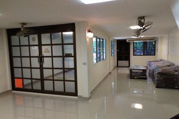 4 Bedroom Townhouse for rent in Baan Khlong Toei Niwet, Khlong Toei, Bangkok