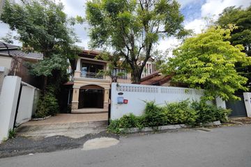 4 Bedroom House for rent in Khlong Tan Nuea, Bangkok