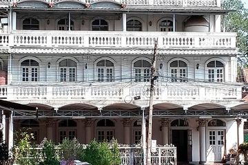 3 Bedroom Townhouse for sale in Si Phum, Chiang Mai