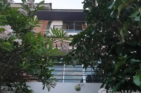 3 Bedroom Townhouse for sale in Nong Bon, Bangkok