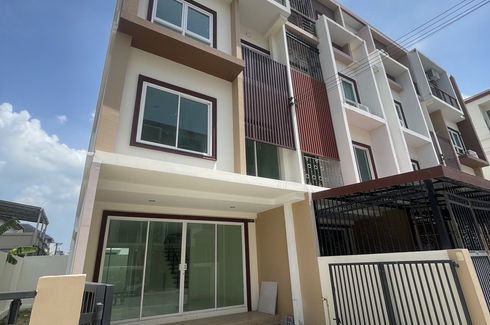 3 Bedroom Townhouse for sale in Lat Krabang, Bangkok