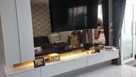 4 Bedroom Townhouse for rent in Huai Khwang, Bangkok