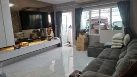 4 Bedroom Townhouse for rent in Huai Khwang, Bangkok