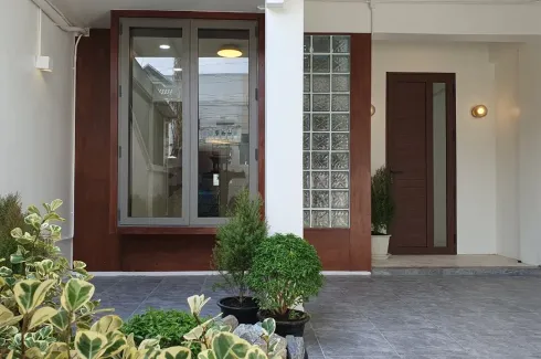 4 Bedroom Townhouse for sale in Pa Daet, Chiang Mai