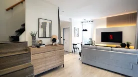 3 Bedroom House for rent in Huai Khwang, Bangkok