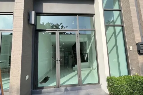 2 Bedroom Townhouse for sale in Work Place Phetkasem 81, Nong Khang Phlu, Bangkok