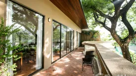 2 Bedroom Condo for rent in Serpentine Residences, Thung Maha Mek, Bangkok near MRT Lumpini