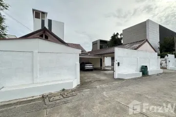 9 Bedroom House for rent in Lat Phrao, Bangkok