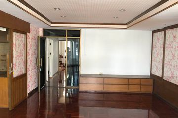 5 Bedroom Office for rent in Sam Sen Nok, Bangkok