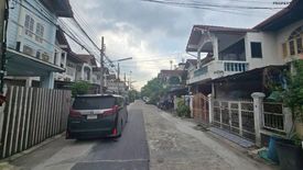 2 Bedroom Townhouse for sale in Khan Na Yao, Bangkok near MRT Nom Klao
