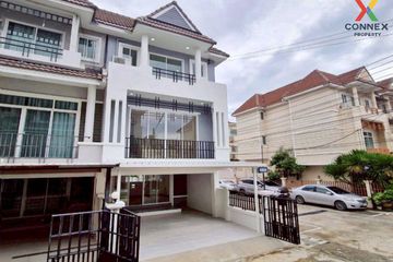 3 Bedroom Townhouse for sale in Baan Navanich, Bang Phut, Nonthaburi near MRT Pak Kret Bypass