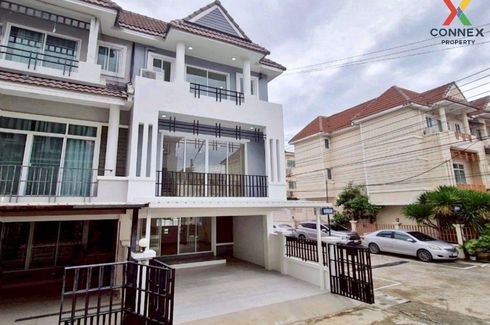 3 Bedroom Townhouse for sale in Baan Navanich, Bang Phut, Nonthaburi near MRT Pak Kret Bypass