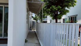 3 Bedroom Townhouse for sale in Lak Song, Bangkok