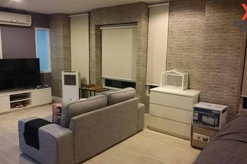 1 Bedroom Condo for rent in Surawong City Resort, Si Phraya, Bangkok near BTS Chong Nonsi