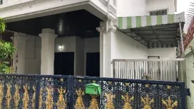 4 Bedroom Townhouse for sale in Bang Phlat, Bangkok near MRT Sirindhorn