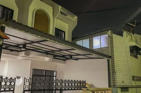 3 Bedroom Townhouse for sale in Sam Sen Nai, Bangkok near BTS Saphan Kwai