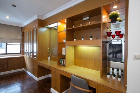 3 Bedroom Condo for rent in Baan Sawasdee, Khlong Toei Nuea, Bangkok near MRT Sukhumvit