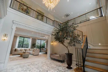 5 Bedroom House for sale in CENTRO RAMA 9-KRUNGTHEP KREETHA, Saphan Sung, Bangkok