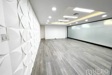 Office for rent in Thung Phaya Thai, Bangkok near BTS Phaya Thai