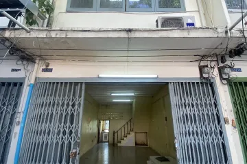 2 Bedroom Townhouse for rent in Si Phraya, Bangkok near BTS Surasak