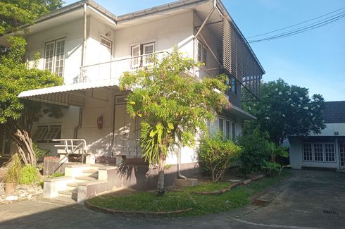 4 Bedroom House for rent in Thung Maha Mek, Bangkok near MRT Khlong Toei