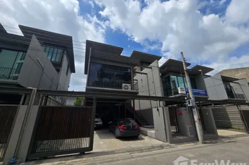 Office for rent in The Pentas Ratchada-Rama 9, Wang Thonglang, Bangkok