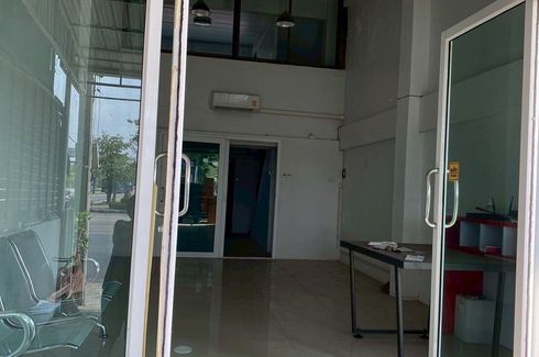 Townhouse for sale in Ram Inthra, Bangkok