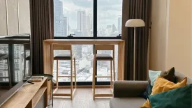 1 Bedroom Condo for sale in Si Phraya, Bangkok near MRT Sam Yan