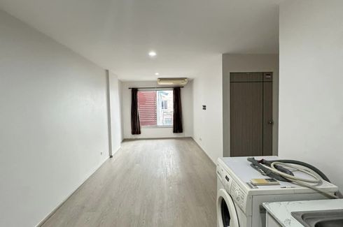 2 Bedroom Condo for sale in Chateau In Town Ratchada 13, Din Daeng, Bangkok near MRT Huai Khwang