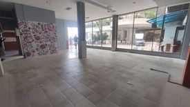 Commercial for rent in Khlong Toei Nuea, Bangkok near MRT Phetchaburi