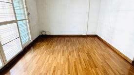 1 Bedroom Townhouse for sale in Wang Thonglang, Bangkok