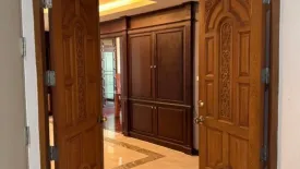 3 Bedroom Condo for sale in Riverside Villa Condominium 1, Bang Khlo, Bangkok