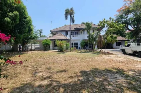 4 Bedroom House for sale in Thepharak, Samut Prakan near MRT Si Thepha