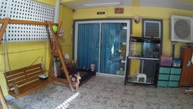 3 Bedroom Townhouse for sale in Baan Mekfa Ville, Thai Ban, Samut Prakan near BTS Sawangkhaniwat