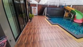 7 Bedroom House for sale in Thepharak, Samut Prakan