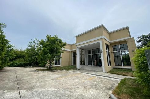 2 Bedroom Office for rent in Samrong Nuea, Samut Prakan near BTS Samrong